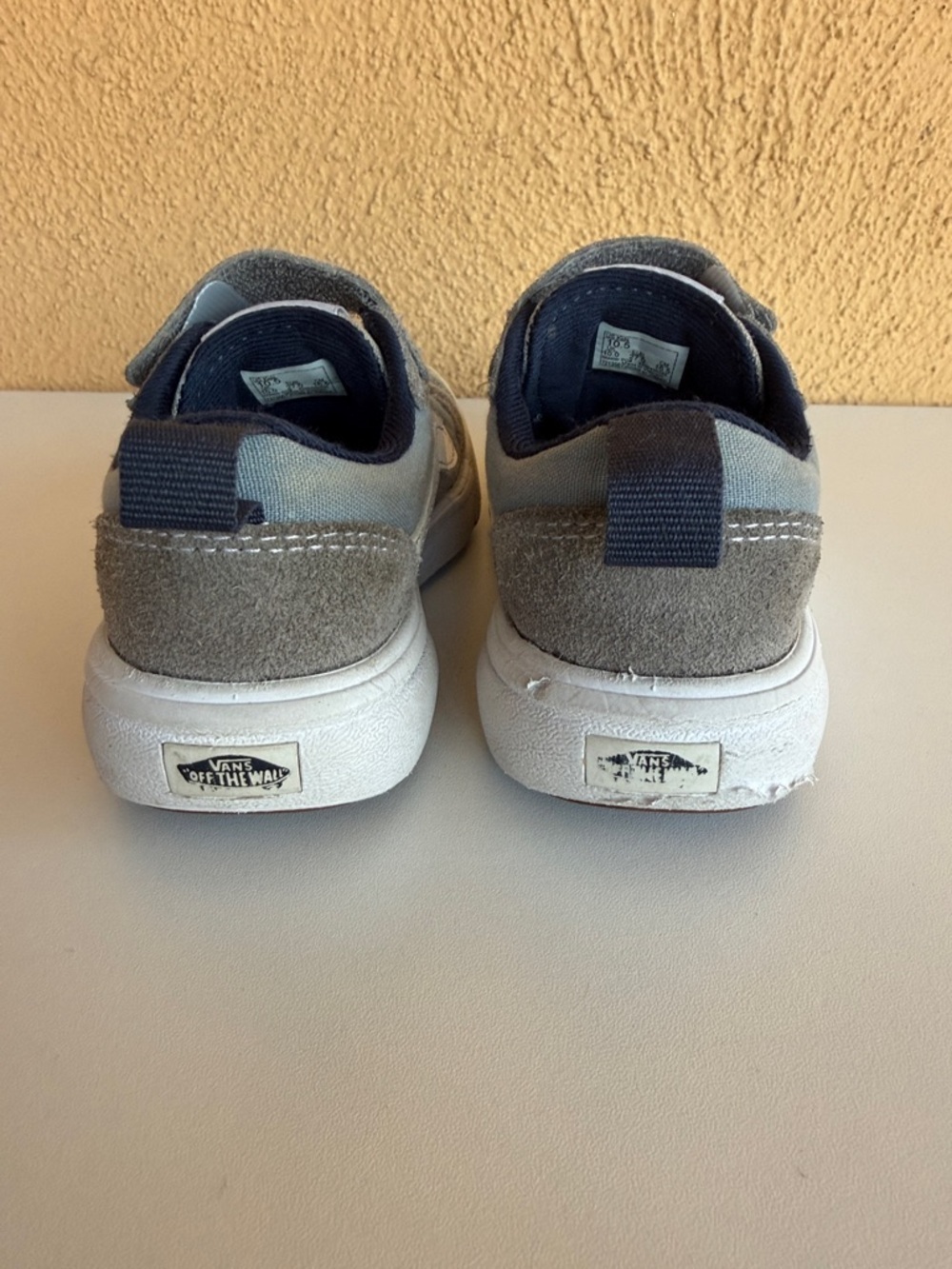 Vans Kids Grey and White Low-Top Skate Sneakers Size 10.5 - Picture 4 of 6